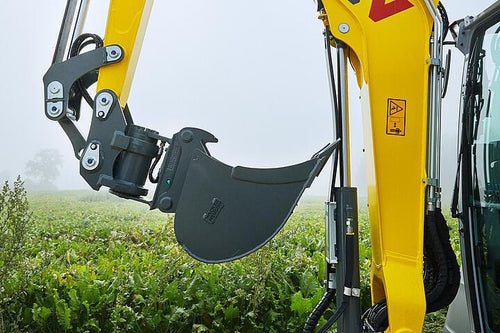 Excavator – Wacker Neuson ET42 Conventional Tail Excavator (4.2-Ton Class, Enclosed Cab)