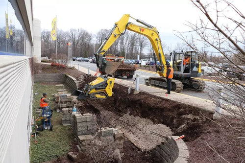 Mini Skid Steer – Wacker Neuson SM60 Utility Track Loader Powerhouse True Value