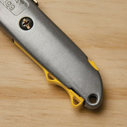 Stanley Black & Decker 6-3/8 in Quick Change Retractable Utility Knife STANLEY