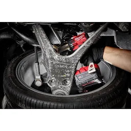 Milwaukee M18 FUEL™ 1/2  Compact Impact Wrench w/ Friction Ring Kit Milwaukee