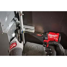 Milwaukee SHOCKWAVE™ Impact Duty 5/16” and 3/8” x 6” QUIK-CLEAR™ 2-in-1 Magnetic Nut Driver Milwaukee
